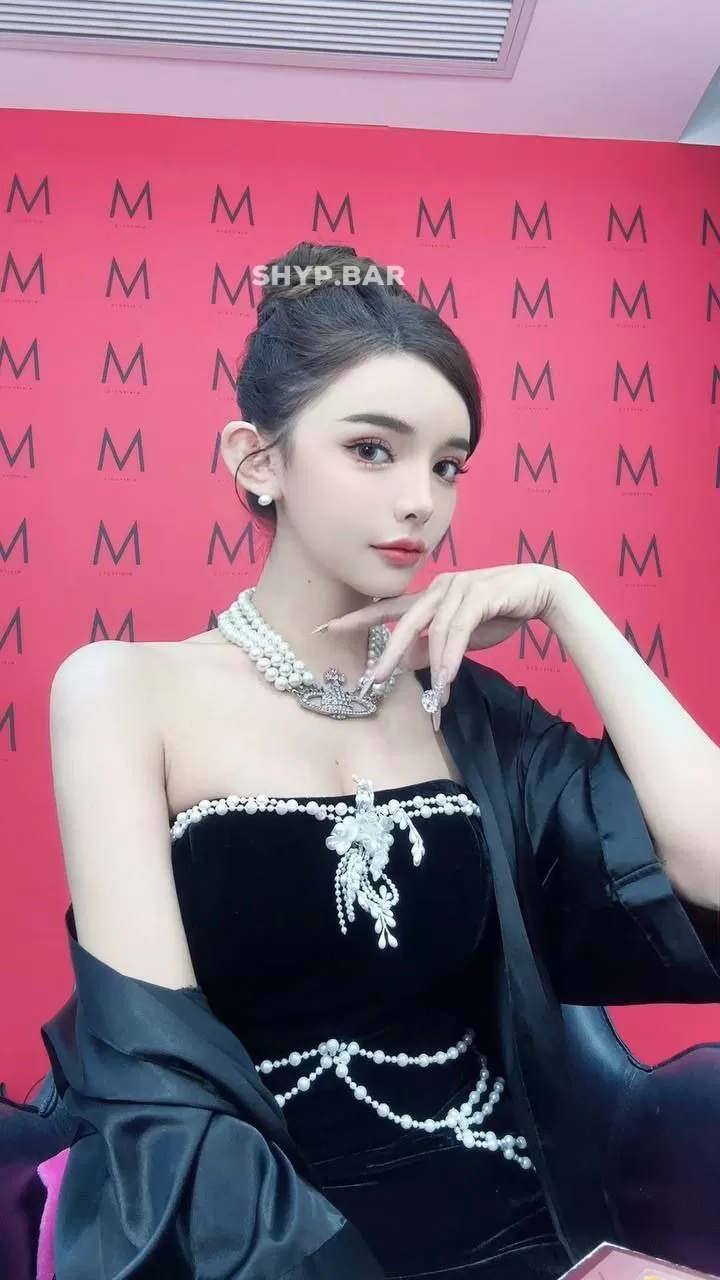 徐汇雪妮 皮肤白 长发 水蛇腰 蜜桃臀 美臀 三点粉 水多